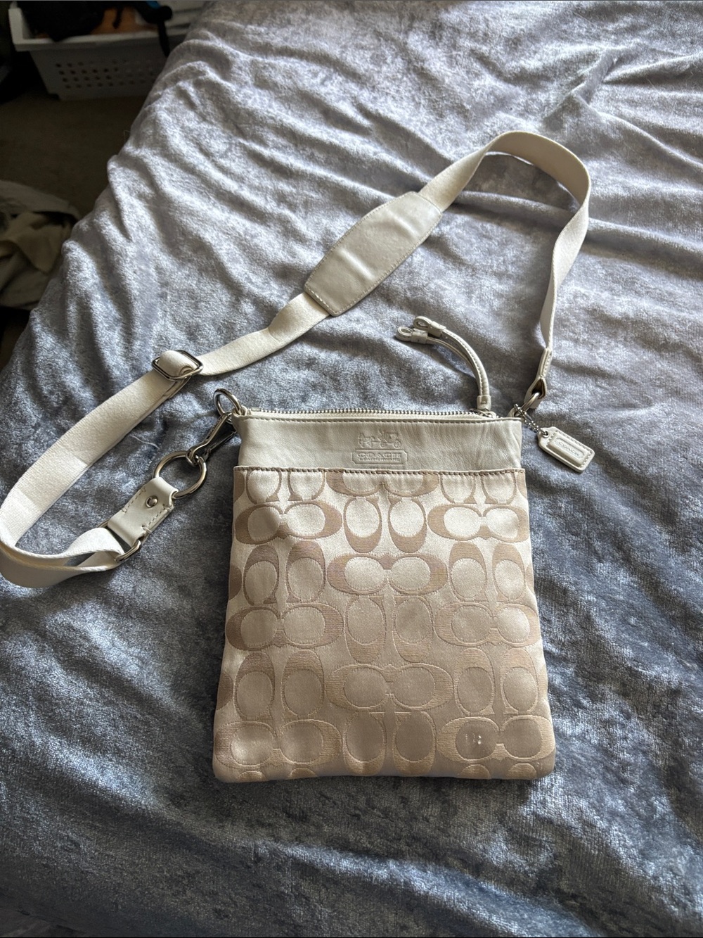 Beautiful Satin Beige/Cream Signature Crossbody Bag